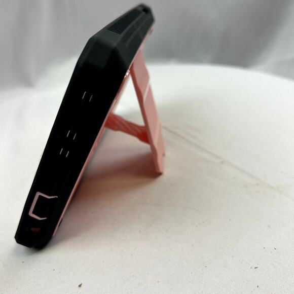 7.5" x 5" Tablet Case with Screen Protector kick stand Thick bumpers NWT - Picture 4 of 6